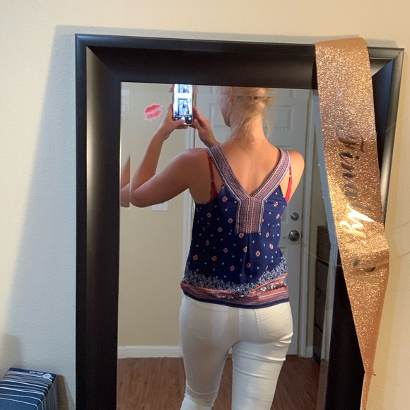 Blue pattern top - Picture 2 of 8